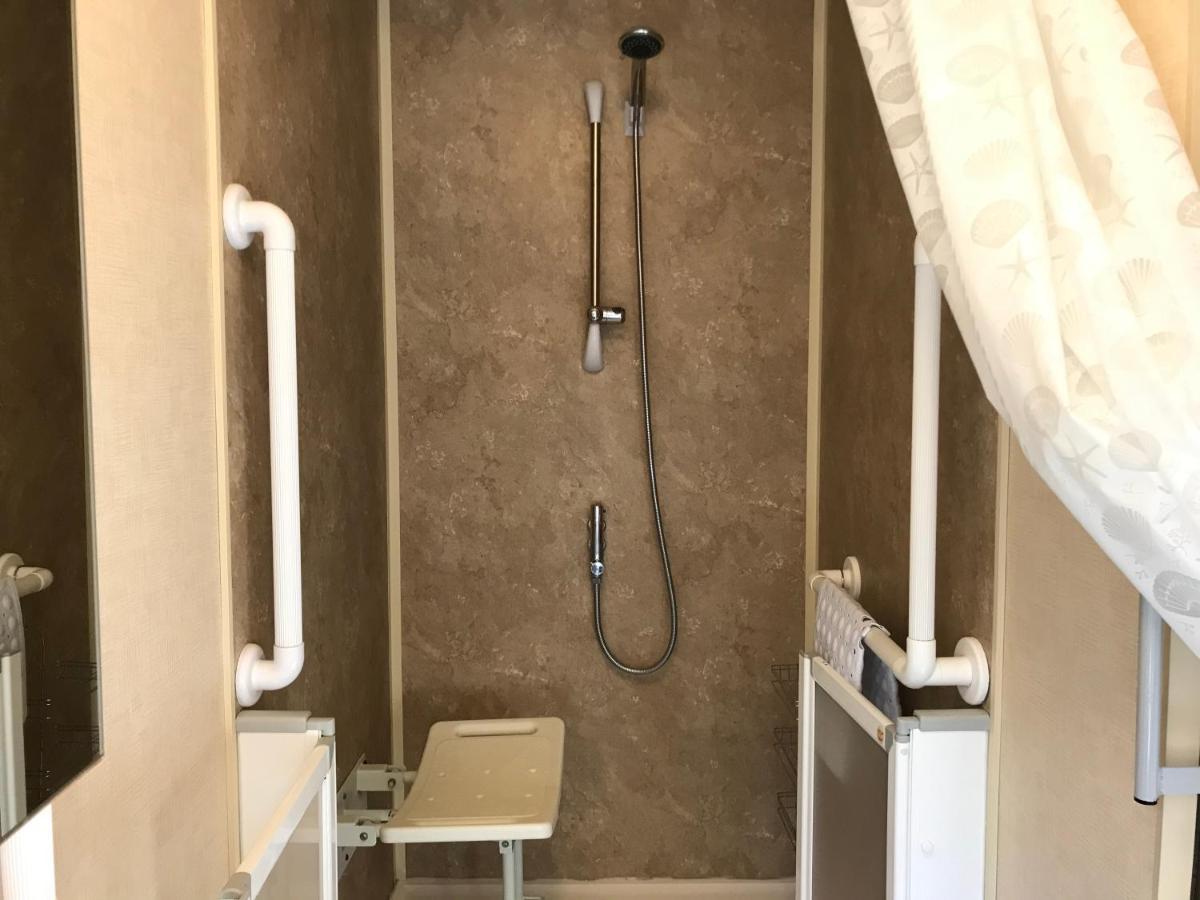 Accessible Wheelchair Friendly Caravan, Lg24, Shanklin, Isle Of Wight Екстер'єр фото